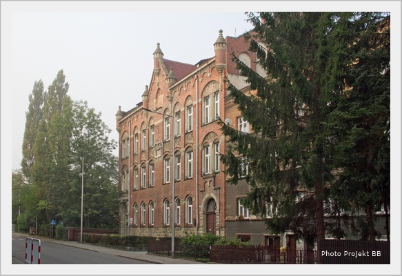 Szkoła Kościuszki w Białej.